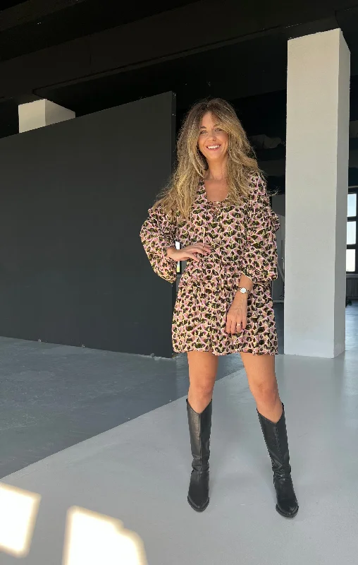 Deal Alert Pink Geometric Mini Dress