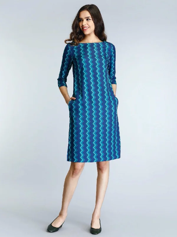 Act Now Boat Neck Geometric Print Shift Dress - Blue and Green