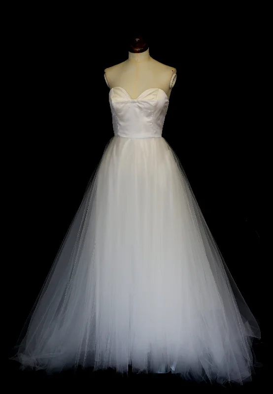 Amazing Deals Bespoke Silk and Tulle Strapless Ballgown Wedding Dress