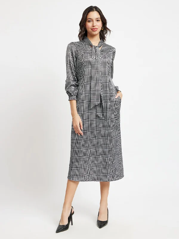Price Rollback Satin Geometric Print Tie-Up Dress - Black And White