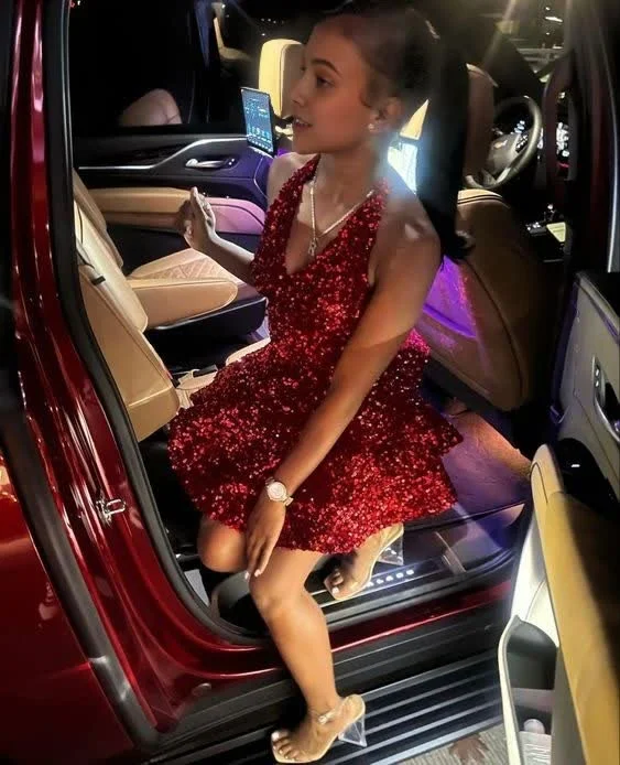 The Best Prices Red Cocktail Dresses A-Line V-Neck Shiny Sequin Homecoming Dresses