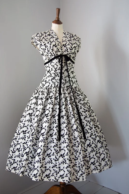 Year-End Sale Vintage 1950s Monochrome Flocked Taffeta Cocktail Dress