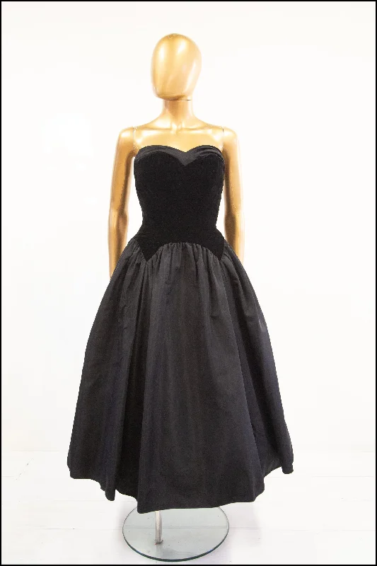 Price Smash Vintage 1950s Black Velvet Sweetheart Cocktail Dress