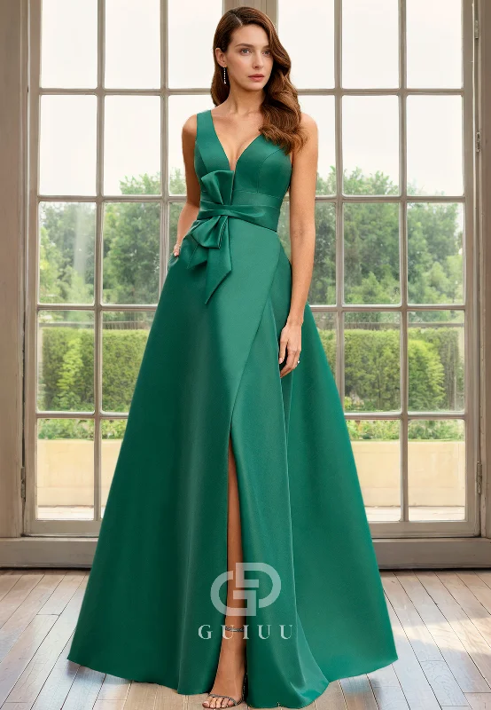 Midnight Madness A-Line V Neck Straps Sleeveless Pleated Long Mother of Bride Dress with Slit