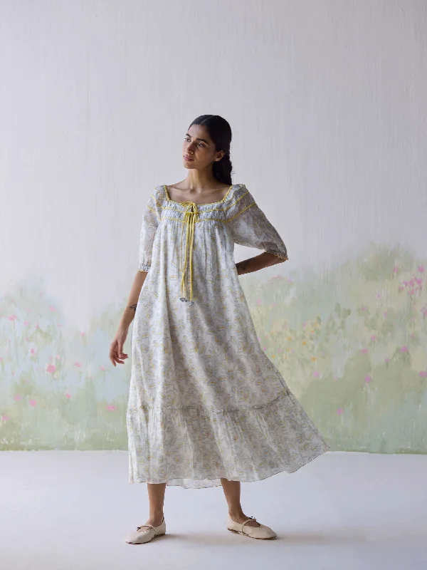 Blowout Deals Wandering Bee Midi Dress