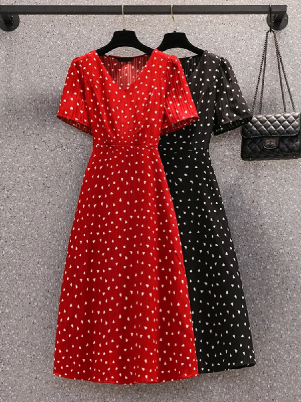 Savings Galore Plus Size Hearts Print V Neck Midi Dress