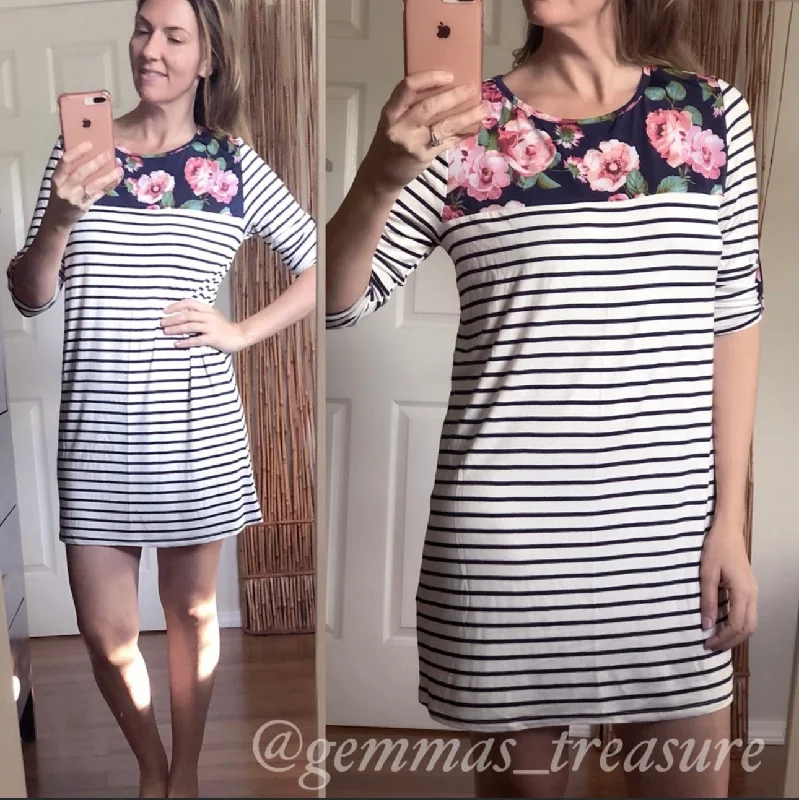 New Arrival Casually Navy and Floral Dress