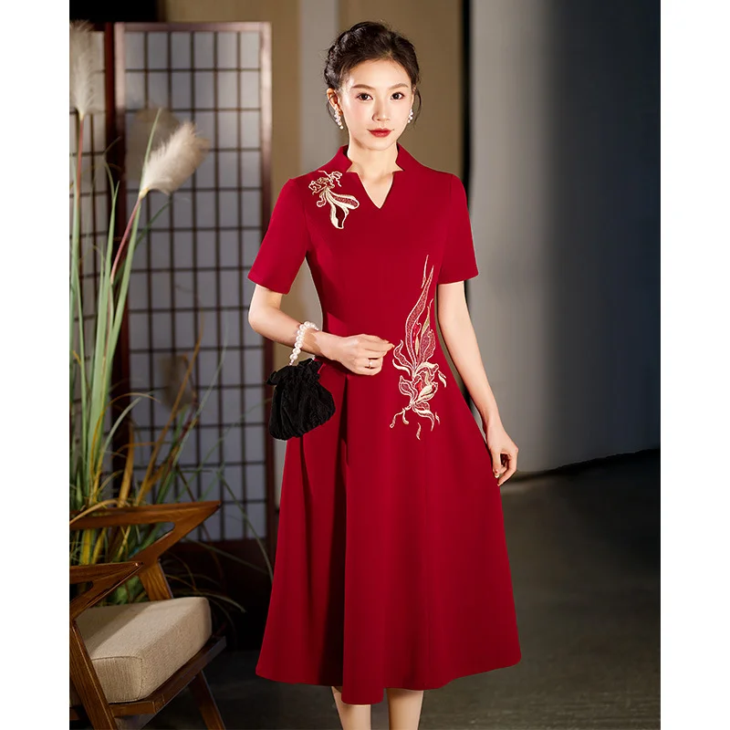 Quick Sale Plus Size Oriental Modern Embroidery Cheongsam Chinese Dress (Mother Of The Bride / Groom Suitable) Quick Sale Plus Size Oriental Modern Embroidery Cheongsam Chinese Dress (Mother Of The Bride / Groom Suitable)