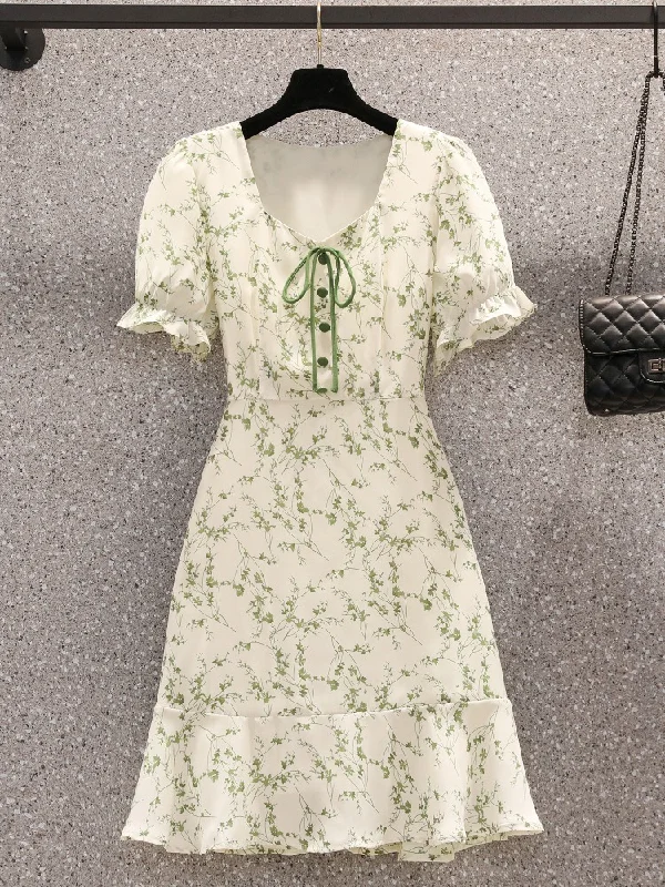 Closeout Plus Size Korean Lace Up Green Floral Dress