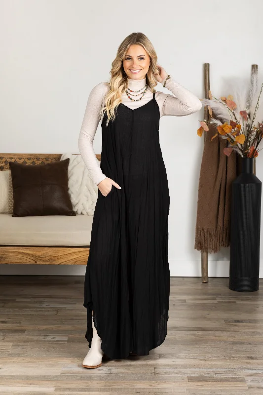Discount Extravaganza Black Woven Crinkle Maxi Dress
