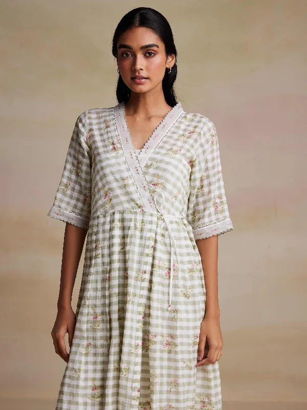 Deep Discounts Oasis Wrap Dress