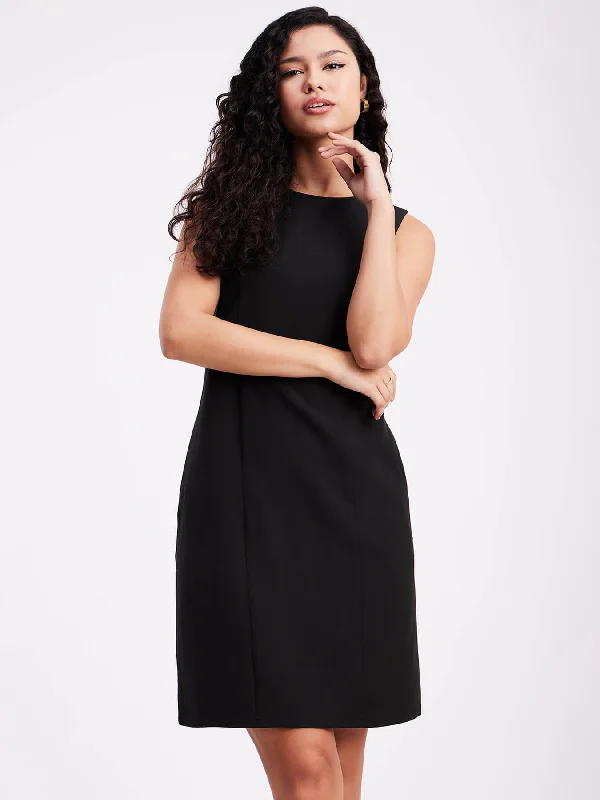Steals and Deals Crew Neck Shift Dress - Black