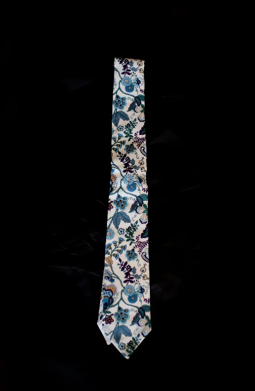 New Markdowns Bespoke Ties Cravats Bow Ties and Pockets Squares